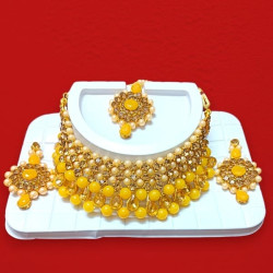 Choker Necklace Set With Earring and Mang Tika